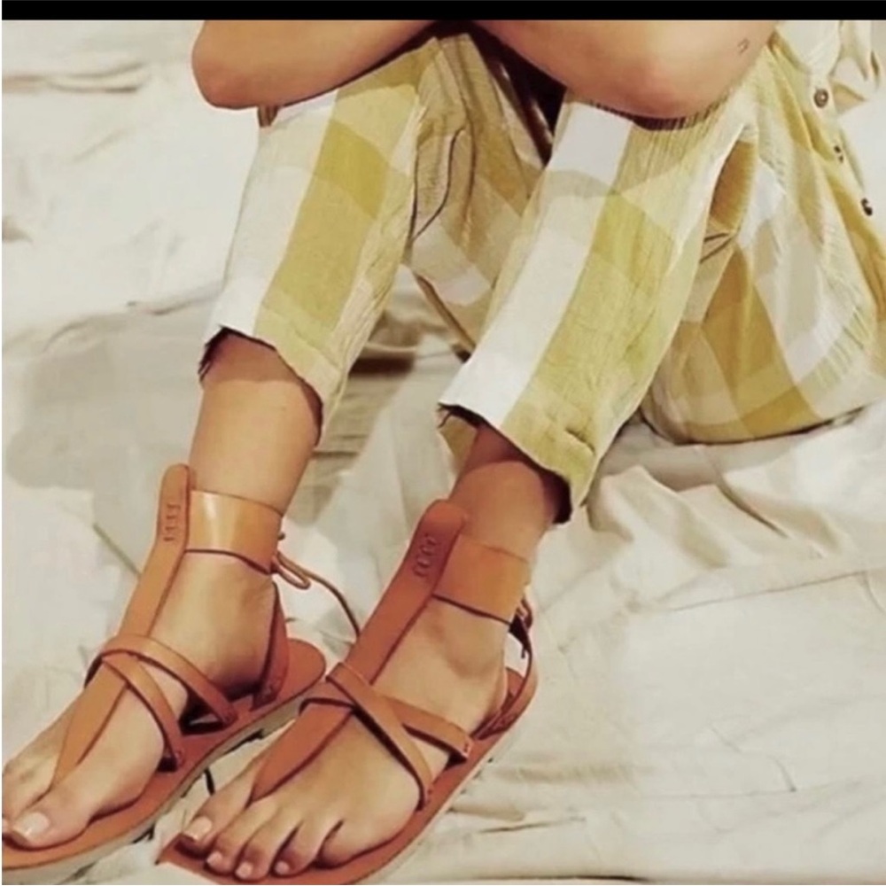 Free People Tan T-Strap Sandals Minimalist Design